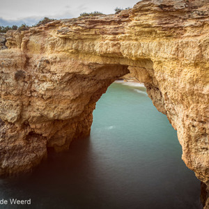2019-04-22 - Natuurlijke poort in zee<br/>Natural arch of Albandeira - Lagos - Portugal<br/>Canon EOS 7D Mark II - 16 mm - f/16.0, 13 sec, ISO 100