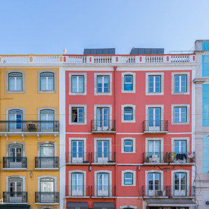 2019-05-01 - KLeurige appartementen facades<br/>Santa Catarina - Lissabon - Portugal<br/>Canon EOS 7D Mark II - 24 mm - f/8.0, 1/125 sec, ISO 200