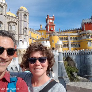 2019-04-28 - Selfie voor het kasteel<br/>Palácio Nacional da Pena - Sintra - Portugal<br/>SM-G935F - 2.1 mm - f/1.7, 1/2200 sec, ISO 50