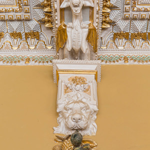 2019-09-07 - Bijzondere ornamenten aan het plafond<br/>El Castillo de la Glorieta - Sucre - Bolivia<br/>Canon EOS 5D Mark III - 60 mm - f/8.0, 1/15 sec, ISO 400
