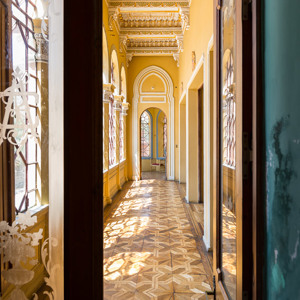 2019-09-07 - Overal andere kleuren en veel licht - photoItem.Description<br/>El Castillo de la Glorieta - Sucre - Bolivia<br/>Canon EOS 5D Mark III - 22 mm - f/5.6, 1/80 sec, ISO 400