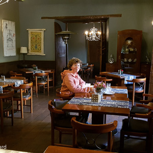 2019-09-09 - De ontbijtzaal in ons koloniale hotel<br/>Hotel Boutique La Posada - Sucre - Bolivia<br/>SM-G935F - 4.2 mm - f/1.7, 0.04 sec, ISO 200