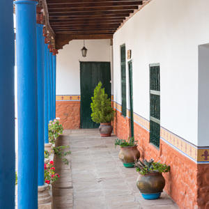 2019-09-10 - Kloostergang<br/>Convento Museo Santa Teresa - Potosí - Bolivia<br/>Canon EOS 5D Mark III - 70 mm - f/8.0, 1/125 sec, ISO 1600