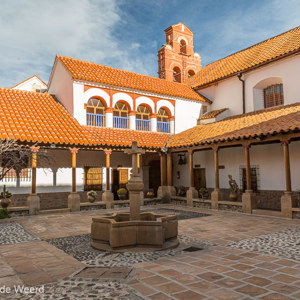 2019-09-10 - Binnenplaats van het klooster<br/>Convento Museo Santa Teresa - Potosí - Bolivia<br/>Canon EOS 5D Mark III - 24 mm - f/8.0, 1/320 sec, ISO 400