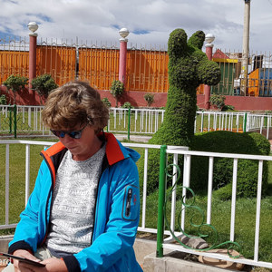 2019-09-11 - Wachtend tot de bus eindelijk om 13.30u zou gaan<br/>Nueva Terminal de Buses - Potosí - Bolivia<br/>SM-G935F - 4.2 mm - f/1.7, 1/4400 sec, ISO 50