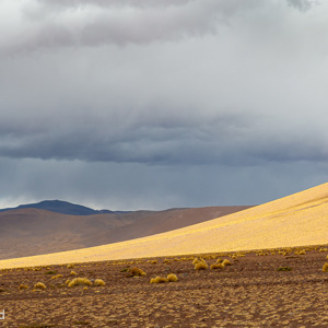 2019-09-13 - De zon op de bergrand<br/>Onderweg naar Laguna Colorada - San Pablo de Lípez - Bolivia<br/>Canon EOS 5D Mark III - 70 mm - f/8.0, 1/250 sec, ISO 200