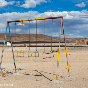 2019-09-14 - Zijn er nog kinderen, of bewegen ze alleen nog in de wind?<br/>Verlaten treinstation - Julaca - Bolivia<br/>Canon EOS 5D Mark III - 60 mm - f/11.0, 1/320 sec, ISO 200