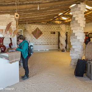 2019-09-14 - Inchecken in het zout hotel - echt alles is er van zout gemaakt<br/>Hotel de Sal "Samarikuna" - Colcha"K" (V.Martin) - Bolivia<br/>Canon EOS 5D Mark III - 24 mm - f/5.6, 0.1 sec, ISO 400