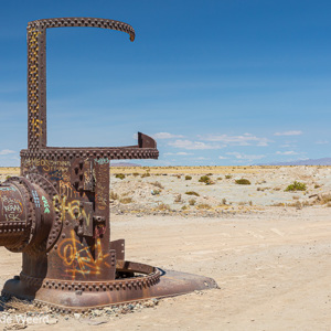 2019-09-15 - Roestig kunstwerk<br/>Cementerio de trenes - Uyuni (Thola Pampa) - Bolivia<br/>Canon EOS 5D Mark III - 51 mm - f/8.0, 1/250 sec, ISO 200
