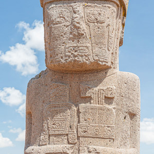 2019-09-17 - Ondanks de weersinvloeden zijn de beelden nog prachtig<br/>Tiahuanacu - Bolivia<br/>Canon EOS 5D Mark III - 61 mm - f/8.0, 1/80 sec, ISO 200