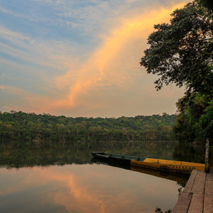 2019-09-20 - Zonsopkomst bij het meer<br/>NP Madidi - Apolo - Bolivia<br/>Canon EOS 5D Mark III - 24 mm - f/5.6, 1/40 sec, ISO 800