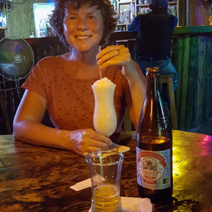 2019-09-20 - Tijd voor wat lekkers in een restaurant<br/>Rurrenabaque - Bolivia<br/>SM-G935F - 4.2 mm - f/1.7, 0.1 sec, ISO 800