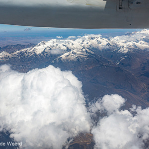 2019-09-24 - Onderweg naar La Paz zien we weer de mooi besneeuwde Andes berge<br/>In de lucht, van Rurrenabaque na - Guanay - Bolivia<br/>Canon EOS 5D Mark III - 36 mm - f/11.0, 1/500 sec, ISO 200