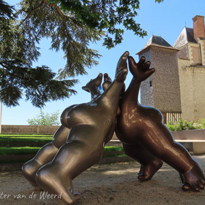 2020-07-11 - Bijzonder beeld in de kasteeltuin<br/>Tuin van kasteel van Blois - Blois - Frankrijk<br/>Canon PowerShot SX70 HS - 5.4 mm - f/4.0, 1/800 sec, ISO 100
