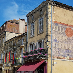 2020-07-14 - Echt een Franse sfeer<br/>Pays de Belvès - Frankrijk<br/>SM-G935F - 4.2 mm - f/1.7, 1/2900 sec, ISO 50