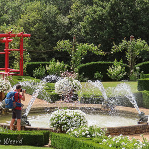 2020-07-14 - Wouiter leefde zich even fotografisch uit<br/>Tuinen van Eyrignac - Salignac-Eyvigues - Frankrijk<br/>Canon PowerShot SX70 HS - 20.3 mm - f/5.0, 1/500 sec, ISO 100