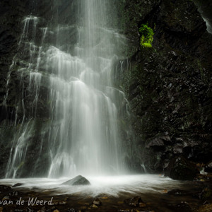 2020-07-15 - Prachtig zoals het water omlaag viel<br/>Cascade du Queureuilh - Mont Dore - Frankrijk<br/>Canon EOS 5D Mark III - 24 mm - f/8.0, 0.6 sec, ISO 200