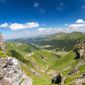 2020-07-18 - Uitzicht op de het dal<br/>Puy de Sancy - Mont-Dore - Frankrijk<br/>Canon EOS 5D Mark III - 24 mm - f/11.0, 1/60 sec, ISO 200