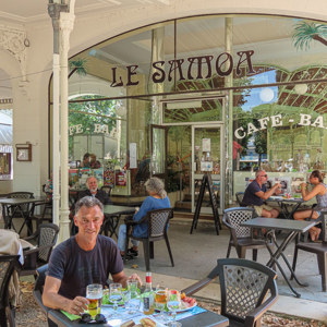 2020-07-21 - Lunch op een mooi terras<br/>Le Samoa cafe-restaurant - Vichy - Frankrijk<br/>Canon PowerShot SX70 HS - 5.7 mm - f/4.0, 0.01 sec, ISO 100