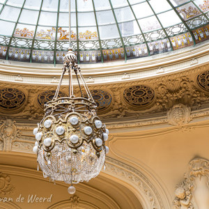 2020-07-21 - Detail van de kroonluchter<br/>L'Opera de Vichy - Vichy - Frankrijk<br/>Canon EOS 5D Mark III - 70 mm - f/8.0, 1/15 sec, ISO 800