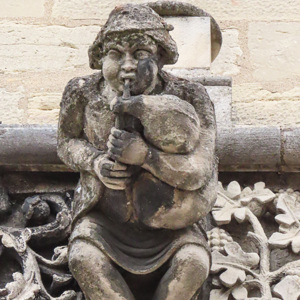 2020-07-22 - Close-up van een waterspuwer<br/>Eglise Notre-Dame - Dijon - Frankrijk<br/>Canon PowerShot SX70 HS - 97.7 mm - f/8.0, 1/250 sec, ISO 800