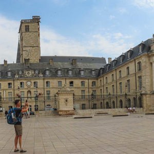 2020-07-22 - Wouter die een panorama aan het maken is<br/>Cordeliers - Dijon - Frankrijk<br/>Canon PowerShot SX70 HS - 3.8 mm - f/7.1, 1/500 sec, ISO 100