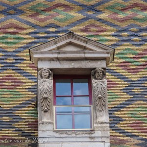 2020-07-22 - Detail van een dak<br/>Dijon - Frankrijk<br/>Canon PowerShot SX70 HS - 32.8 mm - f/5.6, 1/640 sec, ISO 100
