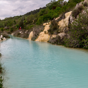 2013-04-27 - Het water ziet melk-achtig groen<br/>Bagno Vignoni - Italië<br/>Canon EOS 7D - 24 mm - f/8.0, 1/250 sec, ISO 400