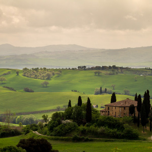 2013-04-28 - Toscaanse boerderij in het glooiende land<br/>Val d'Orcia - San Quirico d’ Orcia - Italië<br/>Canon EOS 7D - 100 mm - f/8.0, 1/1250 sec, ISO 400
