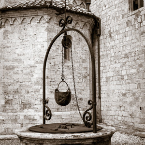 2013-04-28 - Oude waterput<br/>Val d'Orcia - San Quirico d’ Orcia - Italië<br/>Canon EOS 7D - 24 mm - f/10.0, 1/125 sec, ISO 400