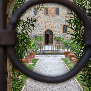 2013-04-30 - Helaas, het klooster was gesloten<br/>Sant Anna in Comprena - Pienza - Italië<br/>Canon EOS 7D - 28 mm - f/8.0, 1/80 sec, ISO 400