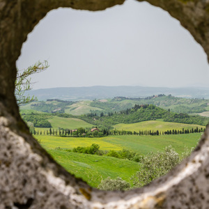 2013-04-30 - Doorkijkje op het groene landschap<br/>Taverne d'Arbia - Italië<br/>Canon EOS 7D - 47 mm - f/11.0, 0.01 sec, ISO 200