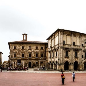 2013-04-30 - Het Piazza Grande<br/>Montepulciano - Italië<br/>Canon EOS 7D - 13 mm - f/8.0, 1/200 sec, ISO 200