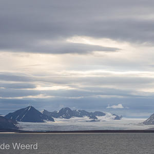 2022-07-13 - Landschap met gletsjers<br/>Spitsbergen<br/>Canon EOS R5 - 88 mm - f/8.0, 1/250 sec, ISO 200