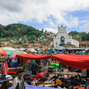 2008-07-20 - Drukke zondagsmarkt<br/>De zondagsmarkt - San Juan Chamula - Mexico<br/>Canon EOS 30D - 26 mm - f/8.0, 1/200 sec, ISO 100