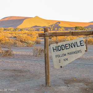 2007-08-11 - Hiddenvlei was een klein stukje lopen<br/>Hiddenvlei - Sesriem - Namibie<br/>Canon PowerShot S2 IS - 12.6 mm - f/3.5, 1/60 sec, ISO 50