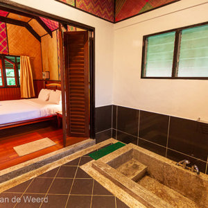 2009-08-16 - En de badkamer met verzonken bad<br/>Hotel Sepilok Nature Resort - Sandakan - Maleisië<br/>Canon EOS 50D - 10 mm - f/3.5, 1/13 sec, ISO 800