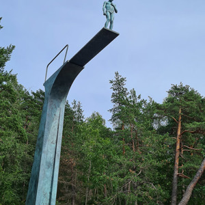 2022-07-23 - Dilemma, van Elmgreen & Dragset<br/>Ekeberg Parken - Oslo - Noorwegen<br/>SM-G981B - 5.4 mm - f/1.8, 1/2800 sec, ISO 50