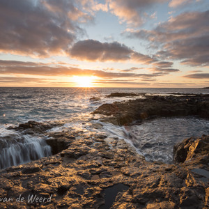 2021-11-01 - Gouden gloed bij de blow hole<br/>El Bufadero de la Garita - La Garita - Gran Canaria - Spanje<br/>Canon EOS 5D Mark III - 16 mm - f/16.0, 1/8 sec, ISO 200