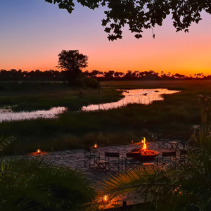 2024-04-30 - Een gezellig kampvuur bij ons kamp<br/>Kala Camp - Okavango Delta - Botswana<br/>SM-G981B - 5.4 mm - f/1.8, 0.02 sec, ISO 250