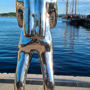 2022-07-11 - Eén van de vele kunstwerken in de stad<br/>Oslo - Noorwegen<br/>SM-G981B - 5.4 mm - f/1.8, 1/1200 sec, ISO 50