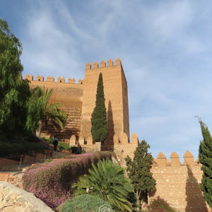 2023-04-21 - Het fort in het laatste, warme zonlicht<br/>Alcazaba de Almería - Almería - Spanje<br/>Canon PowerShot SX70 HS - 3.8 mm - f/5.0, 1/1000 sec, ISO 100