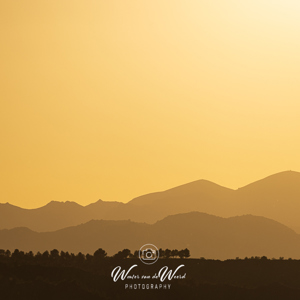 2023-04-26 - De warme kleuren van de zonsondergang<br/>Mirador del Fin del Mundo - Beas de Guadix - Spanje<br/>Canon EOS R5 - 340 mm - f/5.6, 1/1600 sec, ISO 100