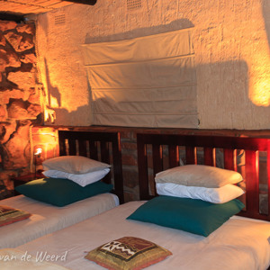 2007-08-23 - Onze comfortable, en-suite, double room<br/>Okonjima Lodge / Africat Foundat - Otjiwarongo - Namibie<br/>Canon EOS 30D - 22 mm - f/4.5, 2 sec, ISO 200