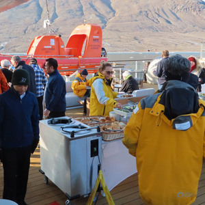 2023-09-18 - Arctic BBQ met uiticht op de gletsjer<br/>Waltershausen Glacier - Groenland<br/>Canon PowerShot SX70 HS -  - , , ISO 100