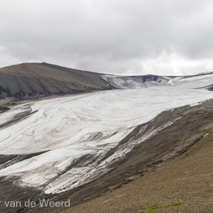 2022-07-21 - Kleine gletsjer<br/>Sarkofagen - Lonngyearbyen - Spitsbergen<br/>Canon EOS R5 - 33 mm - f/8.0, 1/125 sec, ISO 200