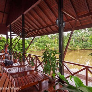 2009-08-16 - Uitzicht over het meer vanaf de lounge<br/>Hotel Sepilok Nature Resort - Sandakan - Maleisië<br/>Canon EOS 50D - 10 mm - f/5.6, 0.01 sec, ISO 200