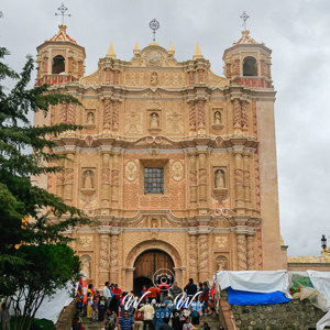 2008-07-20 - Bijzonder bewerkte gevel<br/>Templo de Santa Domingo - San Cristobal de las Casas - Mexico<br/>Canon EOS 30D - 28 mm - f/8.0, 1/125 sec, ISO 200