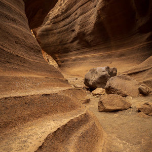 2021-10-24 - Onverwacht - Antelope Canyon in het klein<br/>Barranco de las Vacas - Agüimes - Gran Canaria - Spanje<br/>Canon EOS 5D Mark III - 24 mm - f/8.0, 1/15 sec, ISO 800