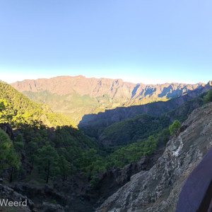 2022-11-10 - Uitzicht naar het dal<br/>La Cumbrieta - La Palma - Canarische eilanden - Spanje<br/>SM-G981B - 2.2 mm - , , ISO 
